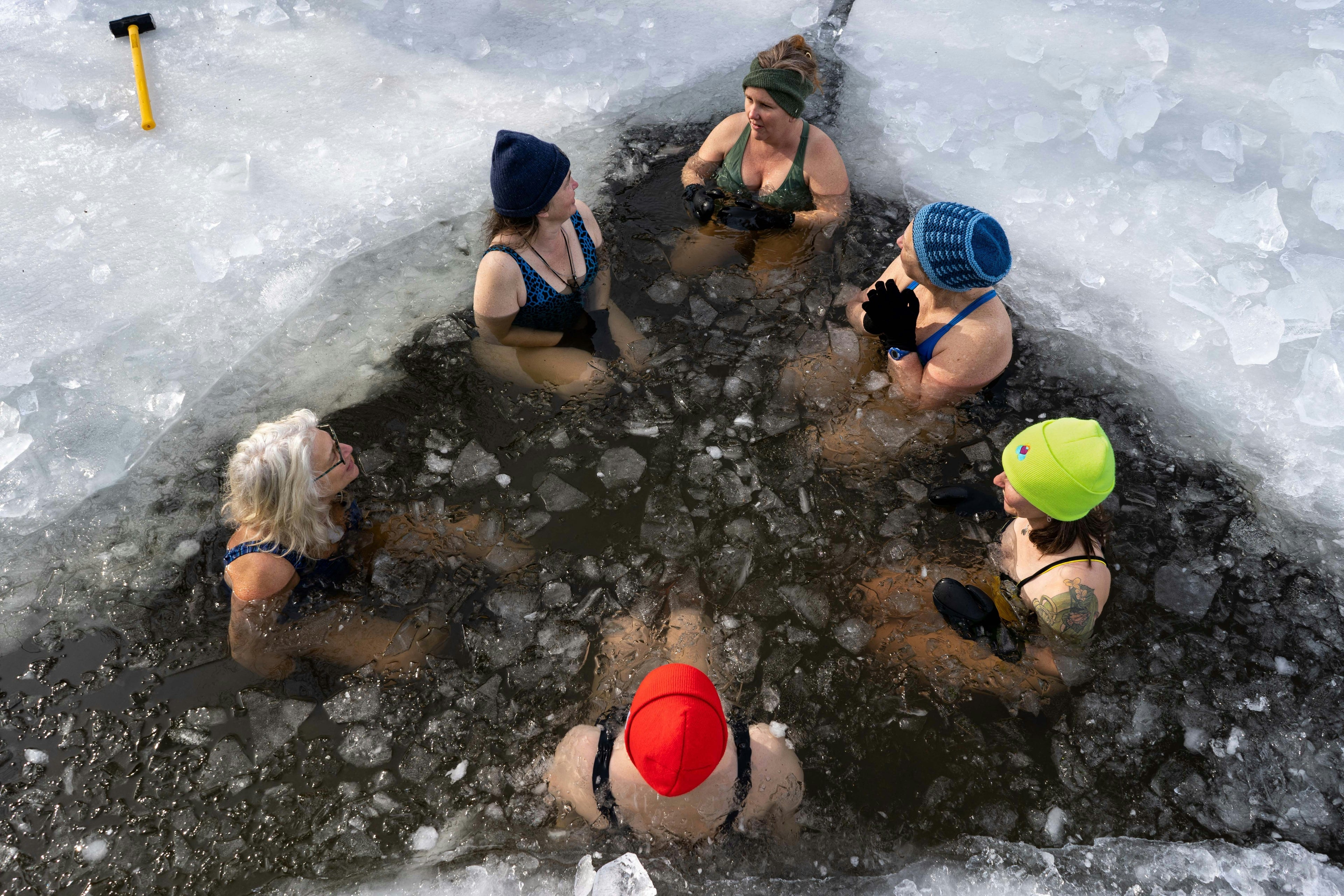 What to Wear After a Cold Plunge (And Why It Matters)